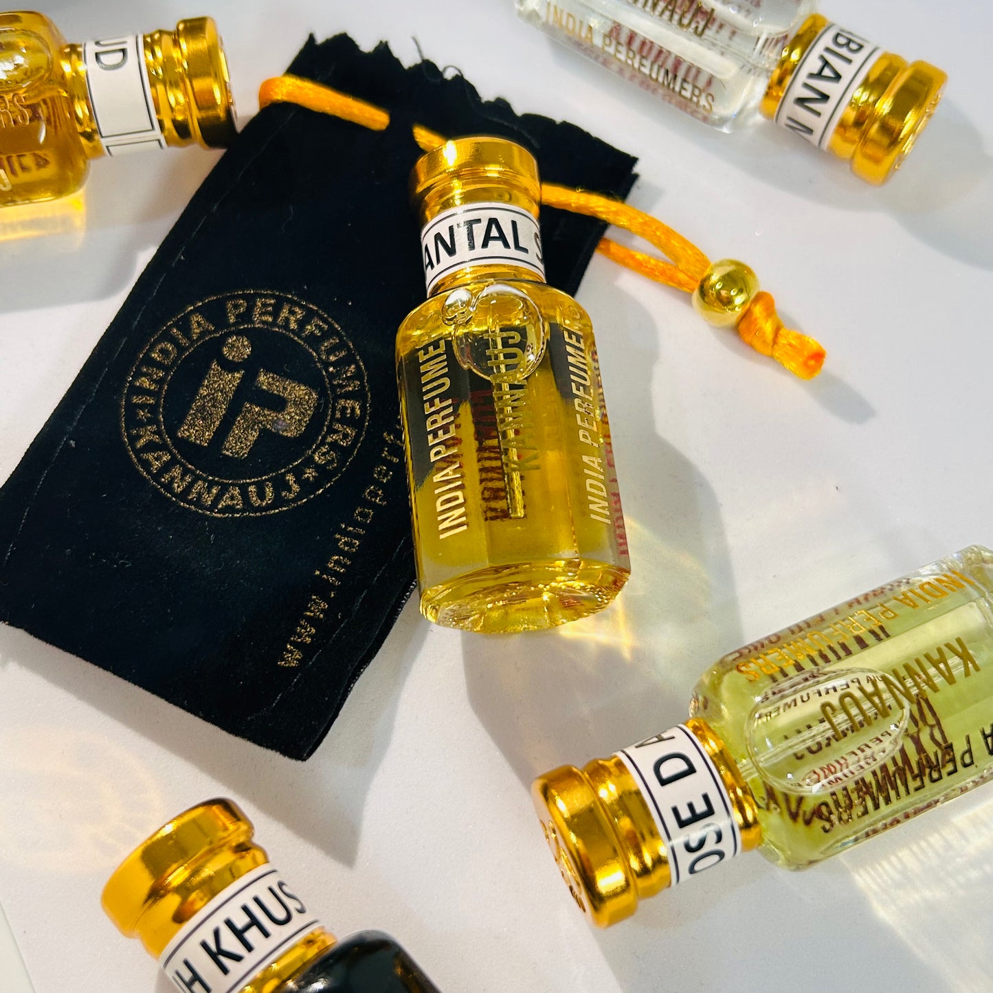 SANTAL SAFRAN-PREMIUM INDIAN ATTARS